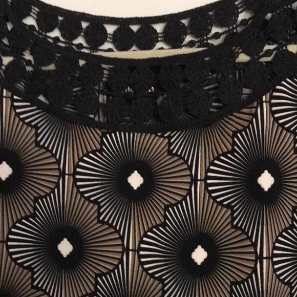 Black and brown design blouse - Picture 2 of 3